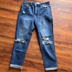 Distressed Risen Jeans